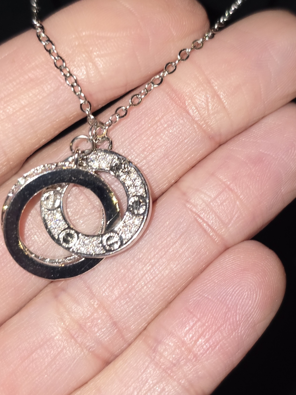 22kwgp Dubai Silver-Tone Interlocking Circle Pendant Necklace